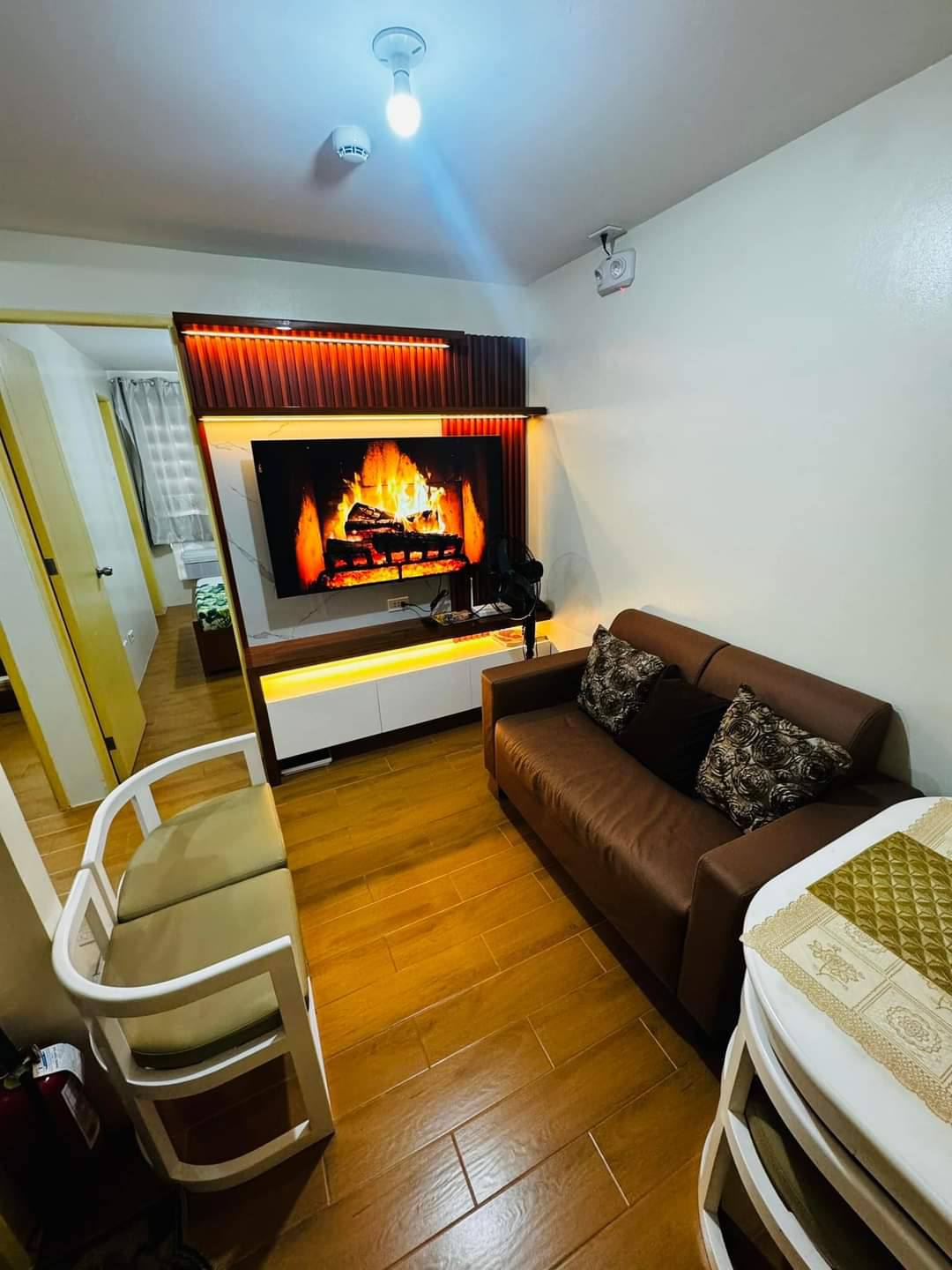 FURNISHED 2 BEDROOMS CONDOMINIUM UNIT – SEAWIND NEAR SAMAL (IGACOS)BARGE